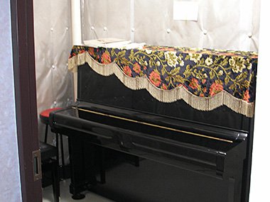 ピアノ付き音楽室