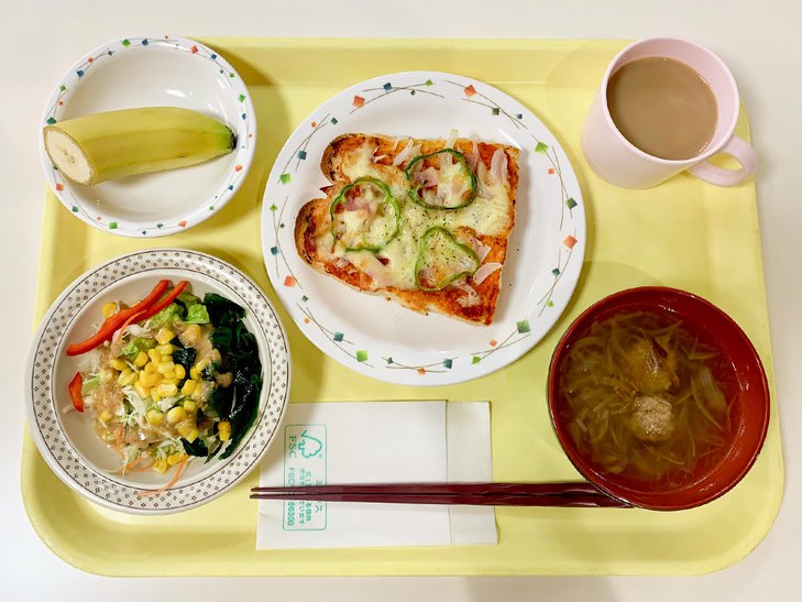 清和寮の食事 ピザトースト